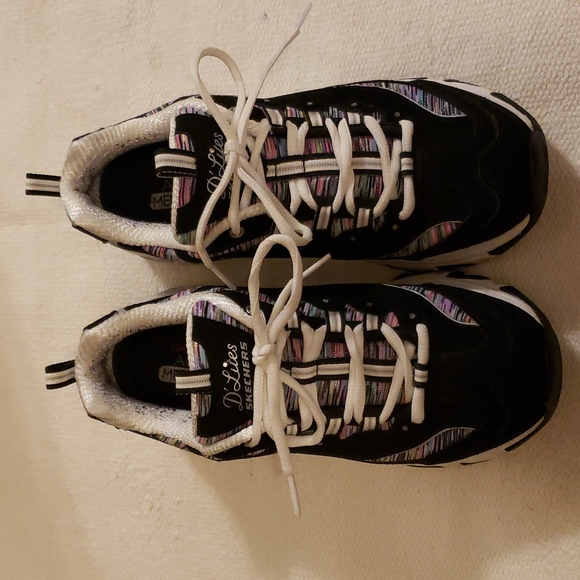 Skechers D'Lites - Picture 2 of 3
